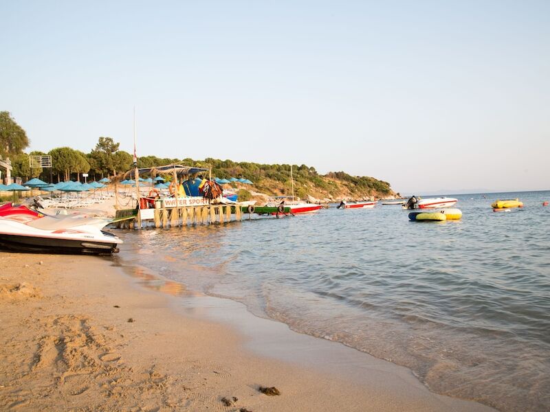 Tuntas Beach Hotel Altinkum